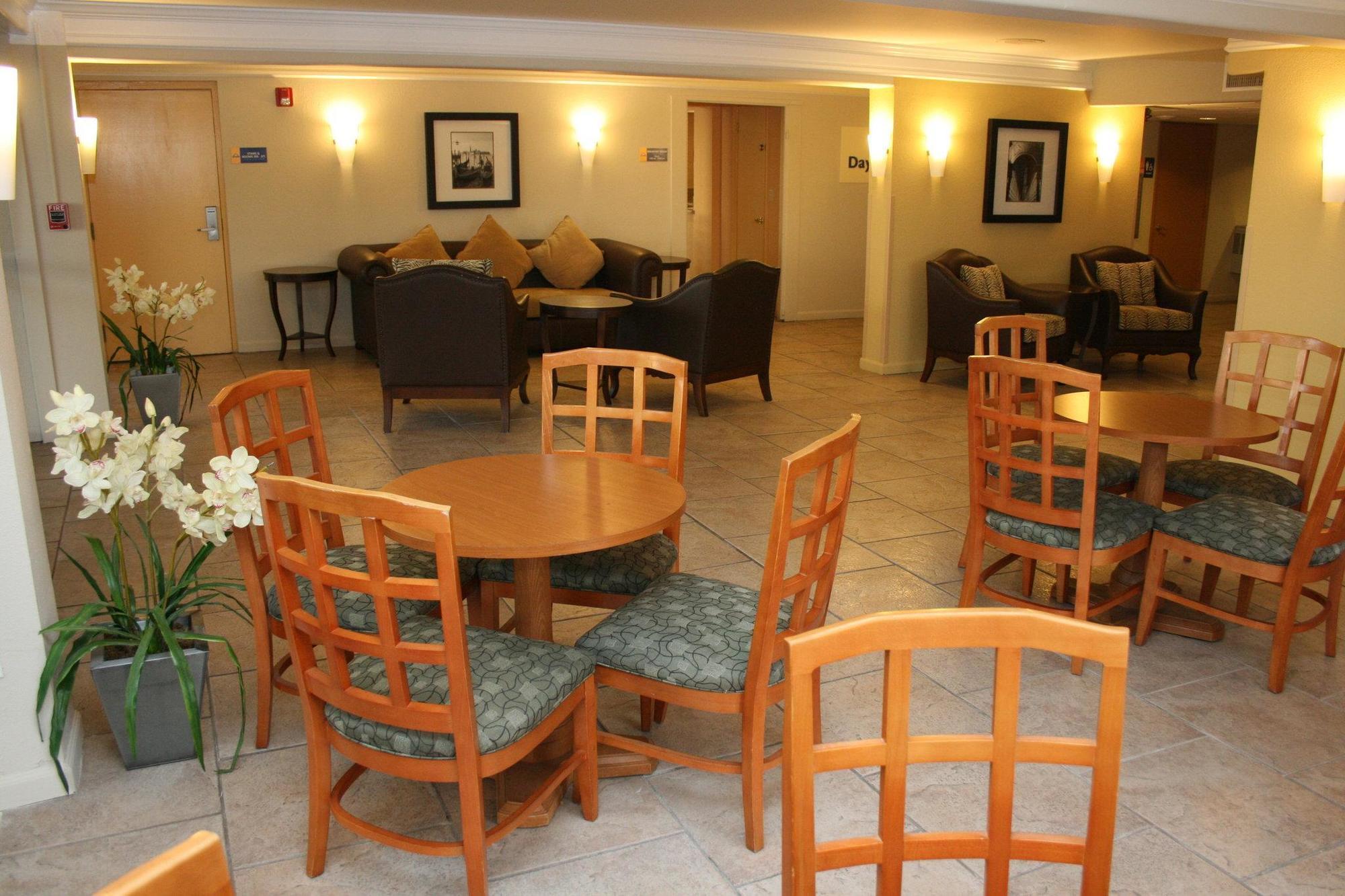 Days Inn By Wyndham Neptune Beach Jacksonville Beach Dış mekan fotoğraf
