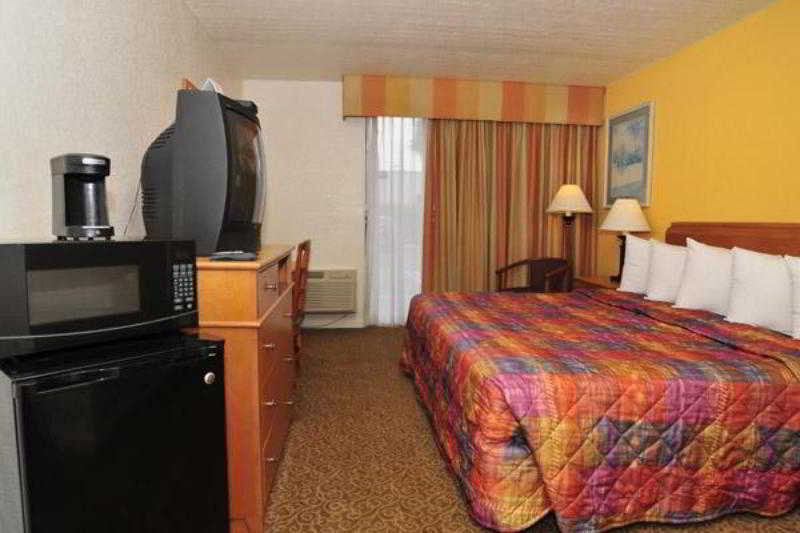 Days Inn By Wyndham Neptune Beach Jacksonville Beach Dış mekan fotoğraf