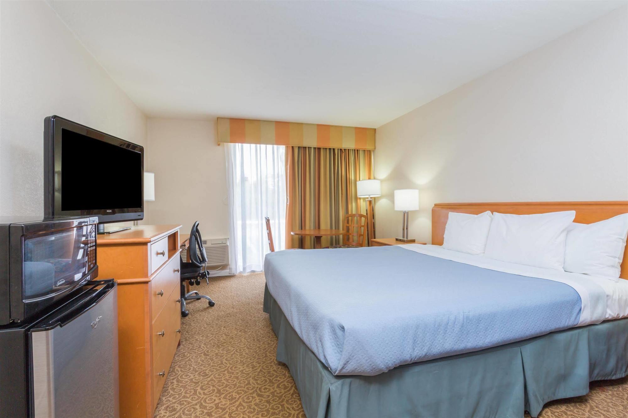 Days Inn By Wyndham Neptune Beach Jacksonville Beach Dış mekan fotoğraf